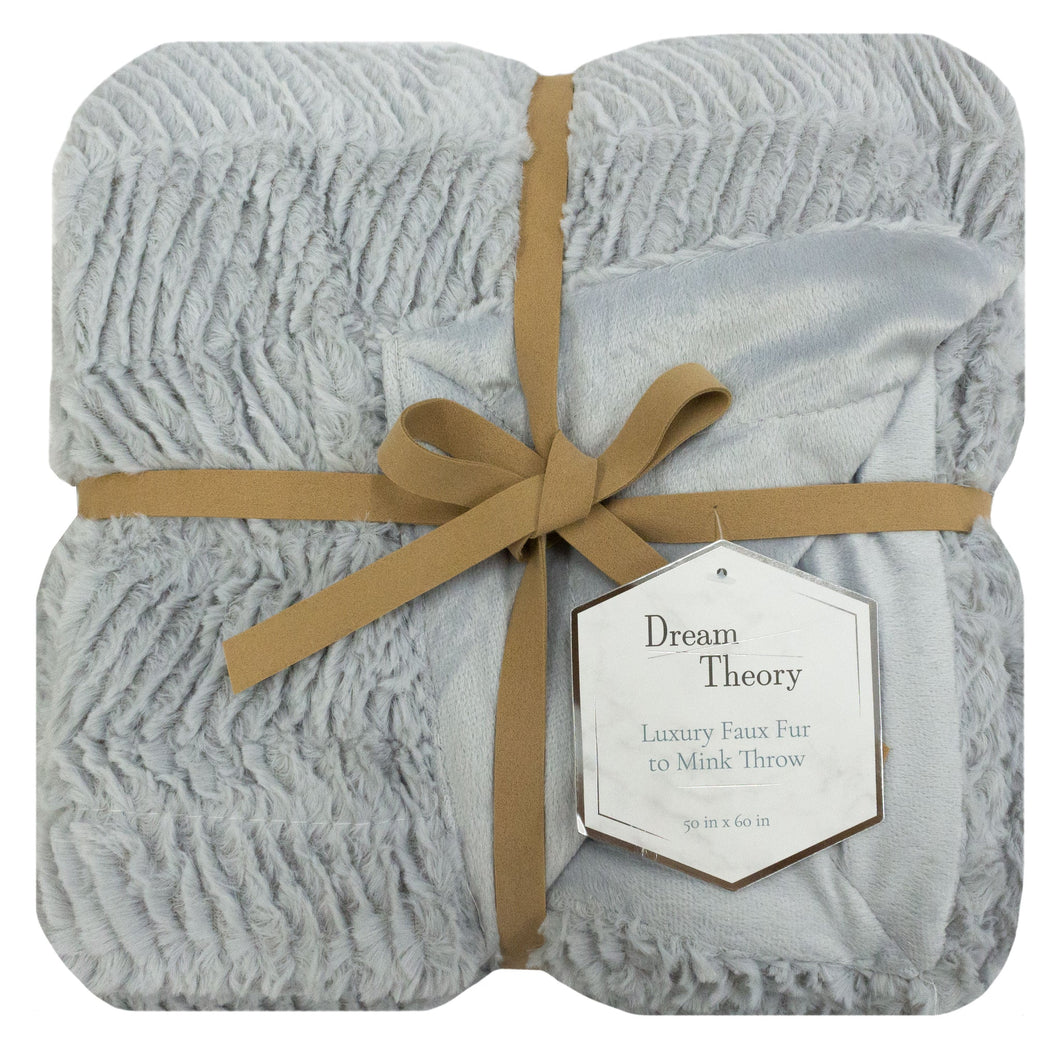 DREAM THEORY  Luxury Faux Fur to Mink Throw